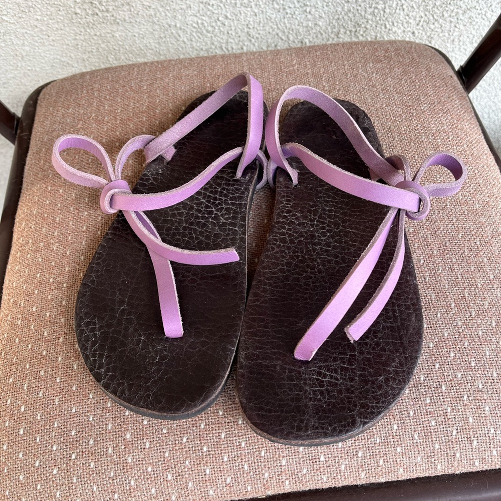 Luna Brujita Roots minimalist sandals